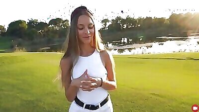 Загорелую красотку трахнул раком и кончил на лицо