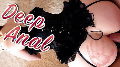 Бабу в корсете пялят в очко