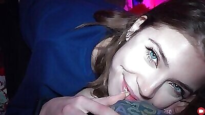 Трахаю MihaNika69 от первого лица